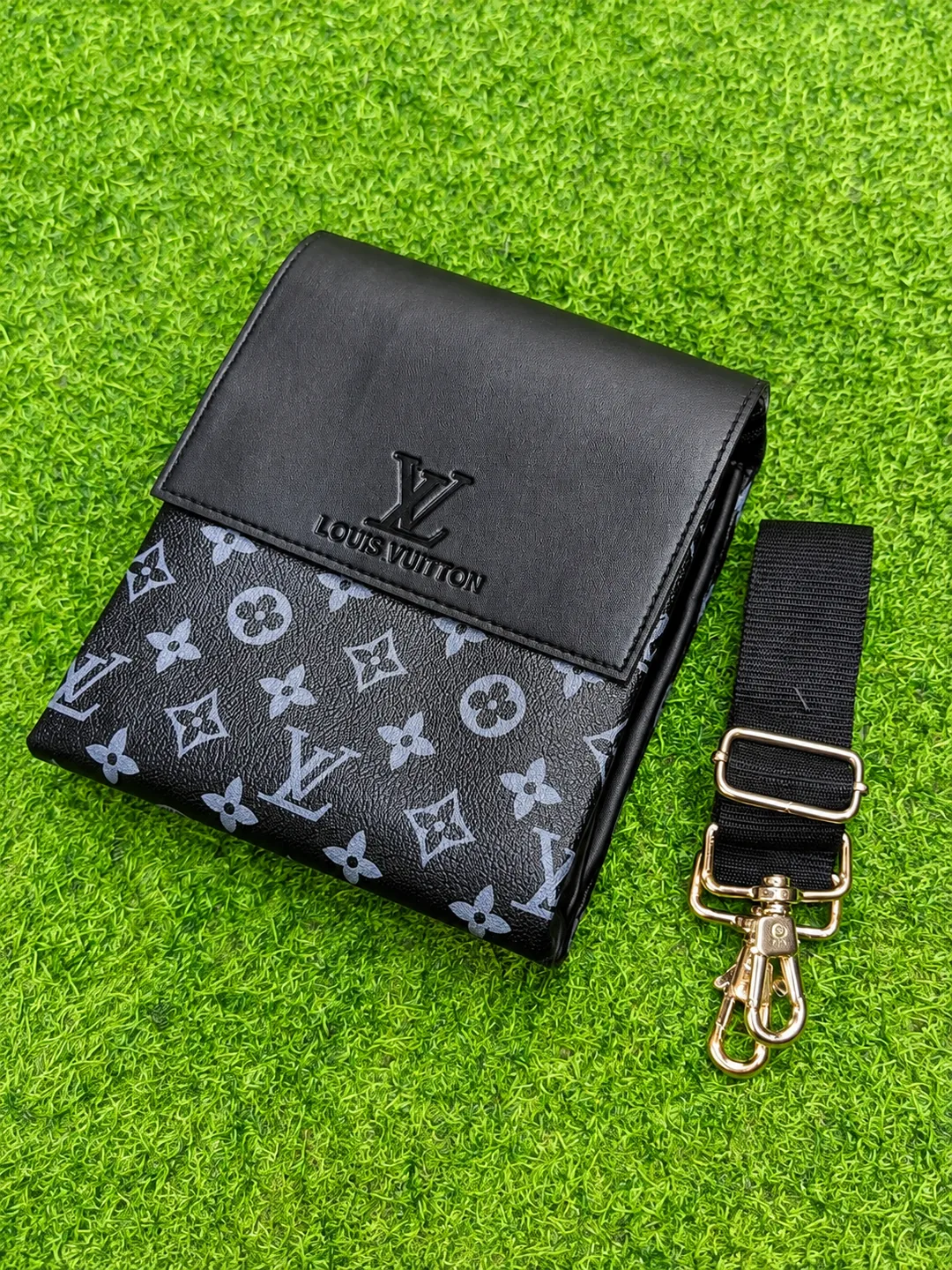 Striped Pattern Crossbody Bag - Grey